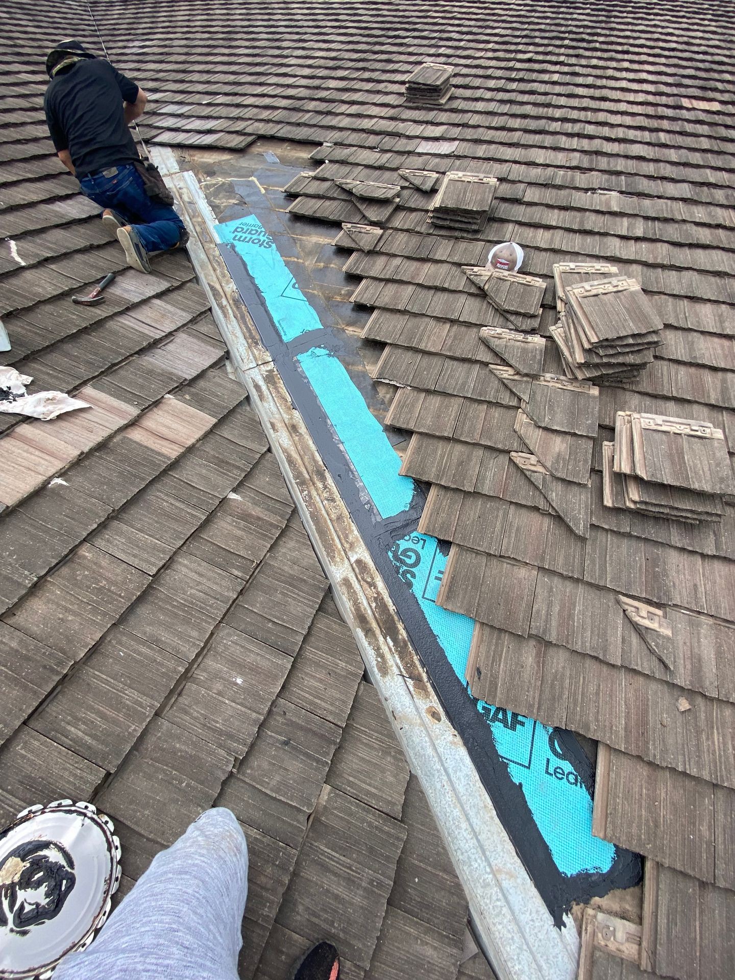 ROOF REPAIR & MAINTENANCE 